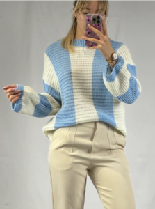 pull rayé bleu et blanc col rond